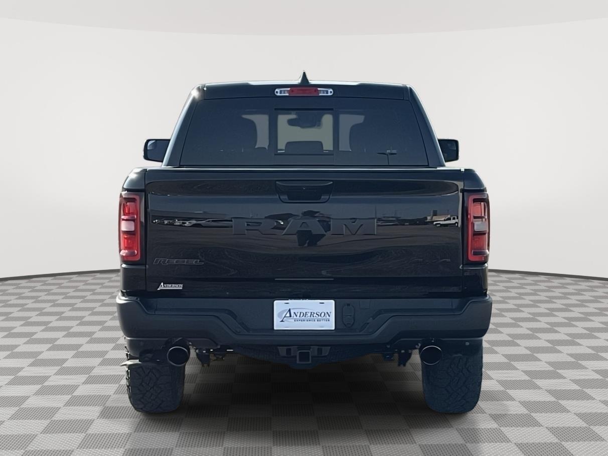 Vehicle photo 4
