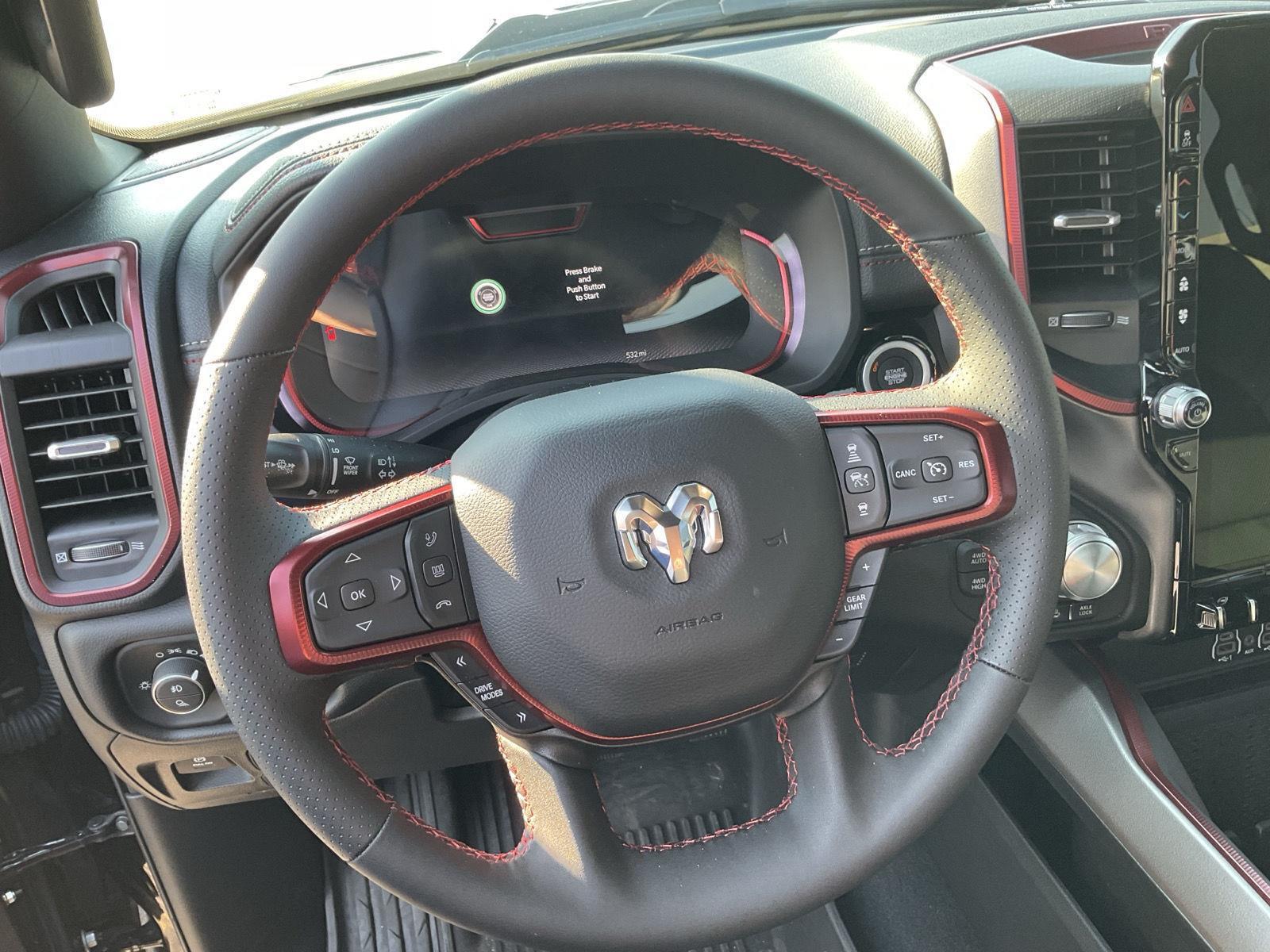 Vehicle photo 13