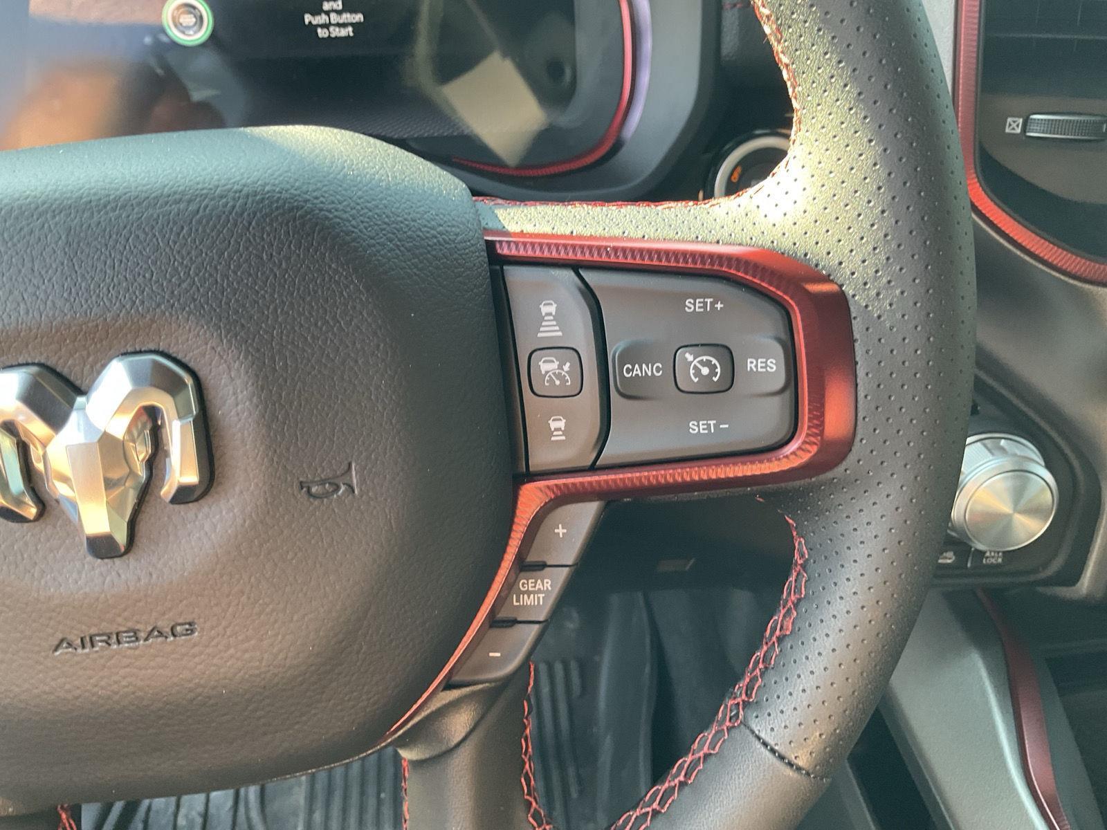 Vehicle photo 15