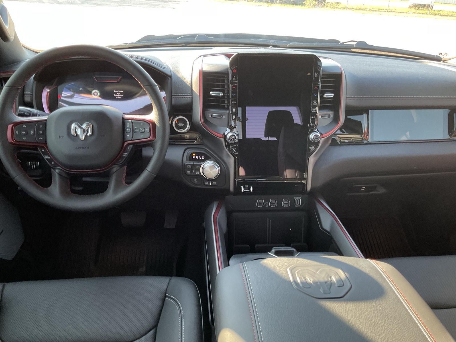Vehicle photo 18