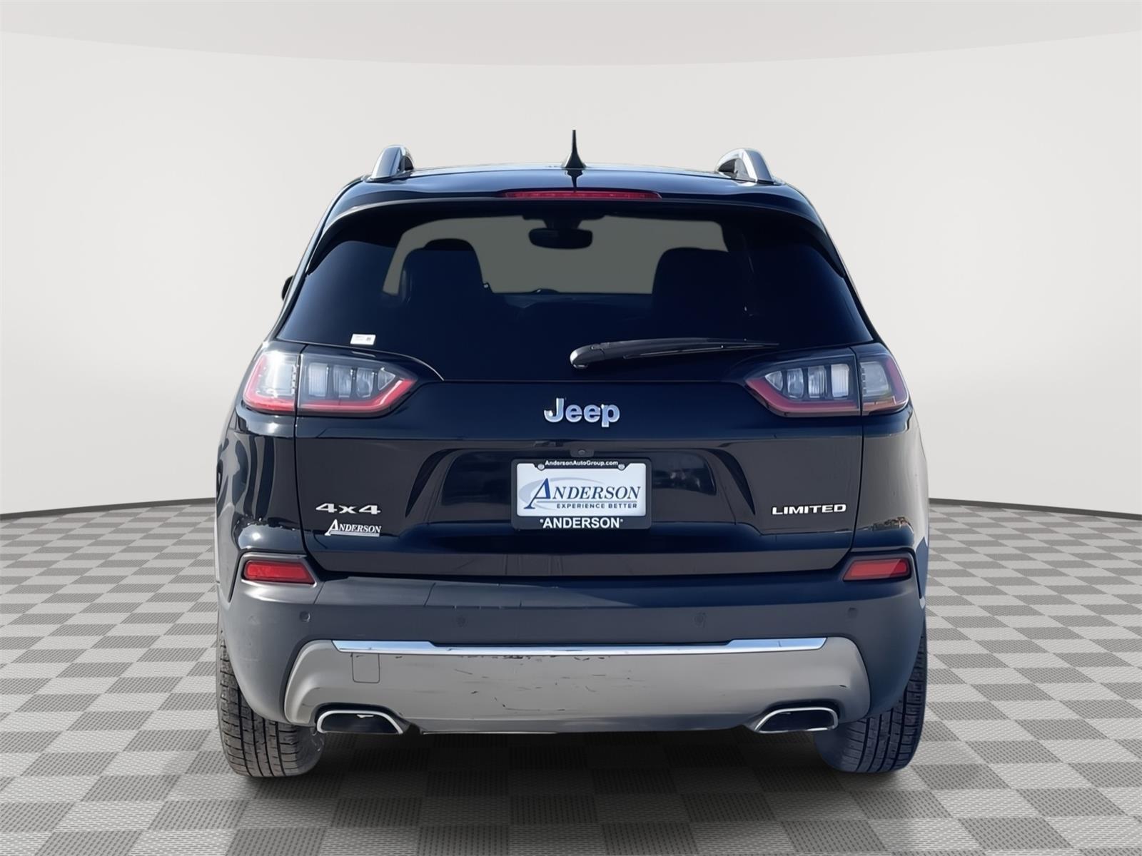 Vehicle photo 5