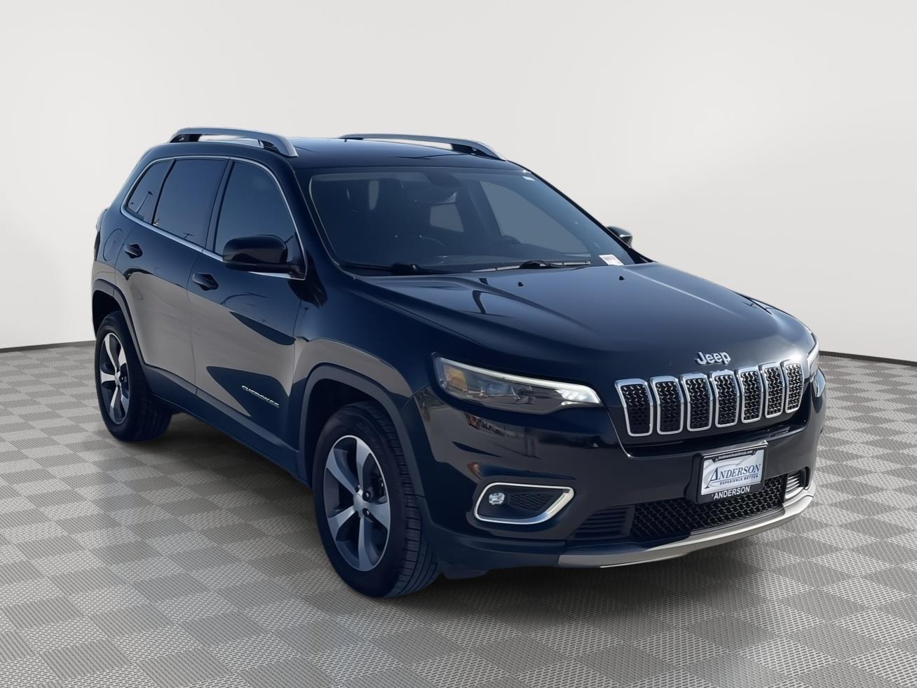 Vehicle photo 8