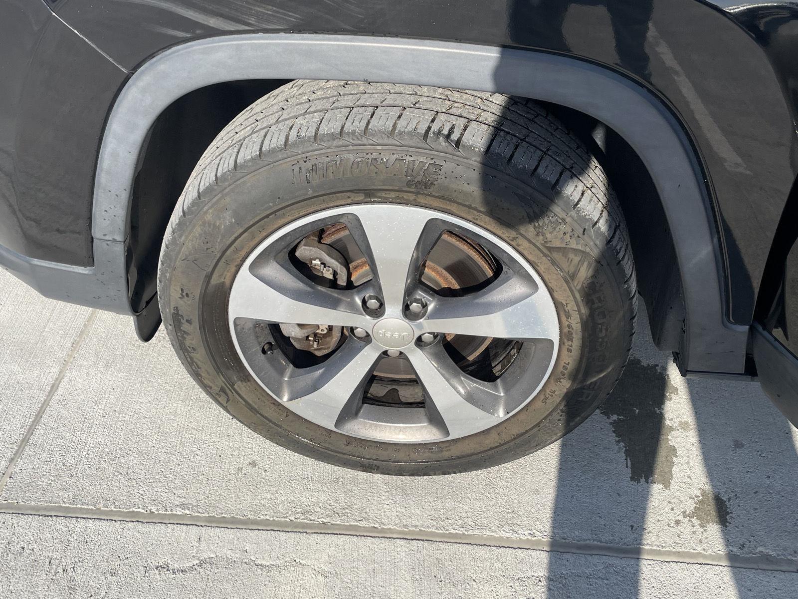 Vehicle photo 10