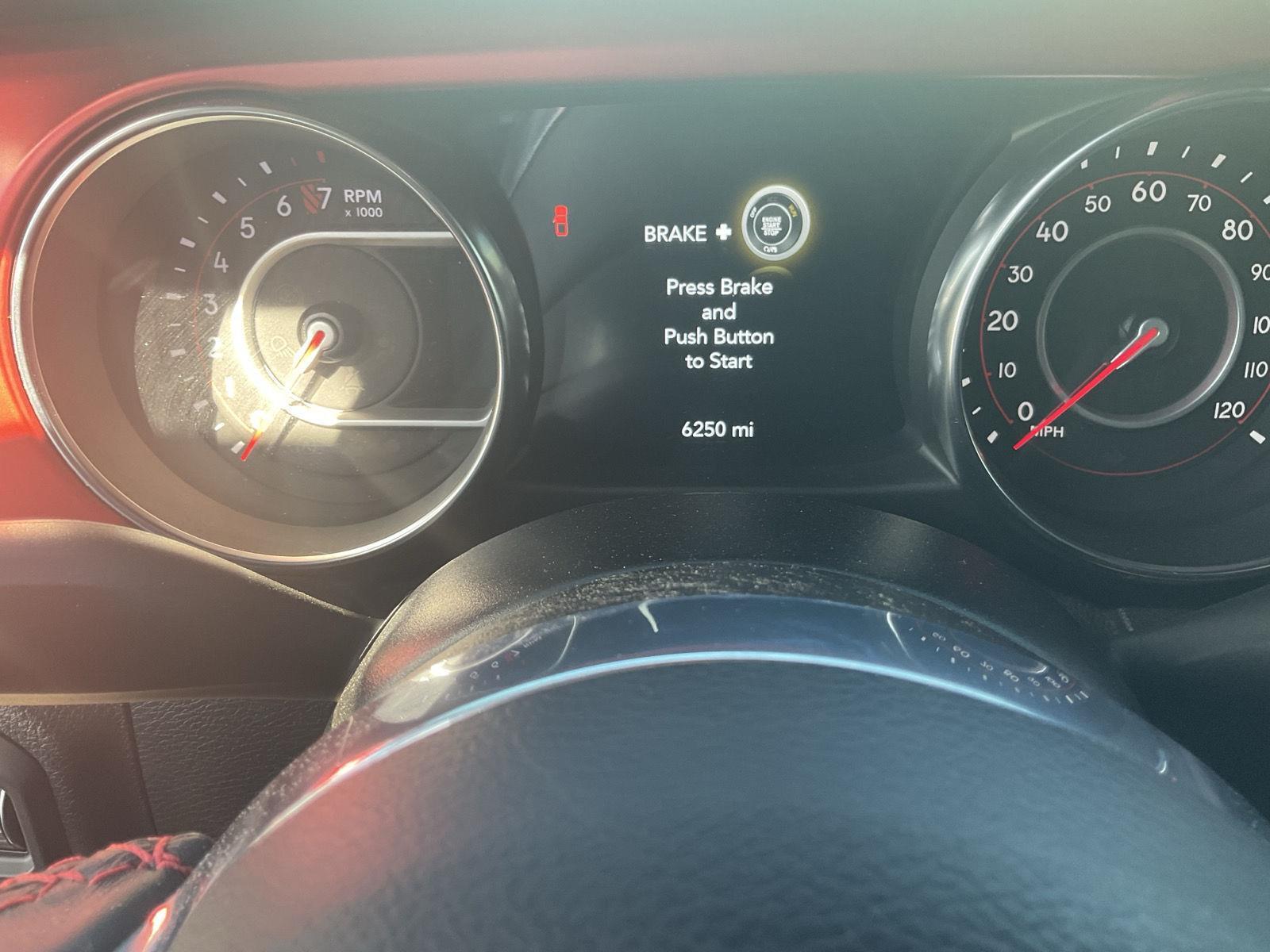 Vehicle photo 12