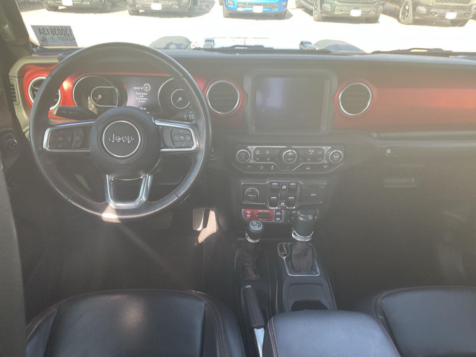 Vehicle photo 19