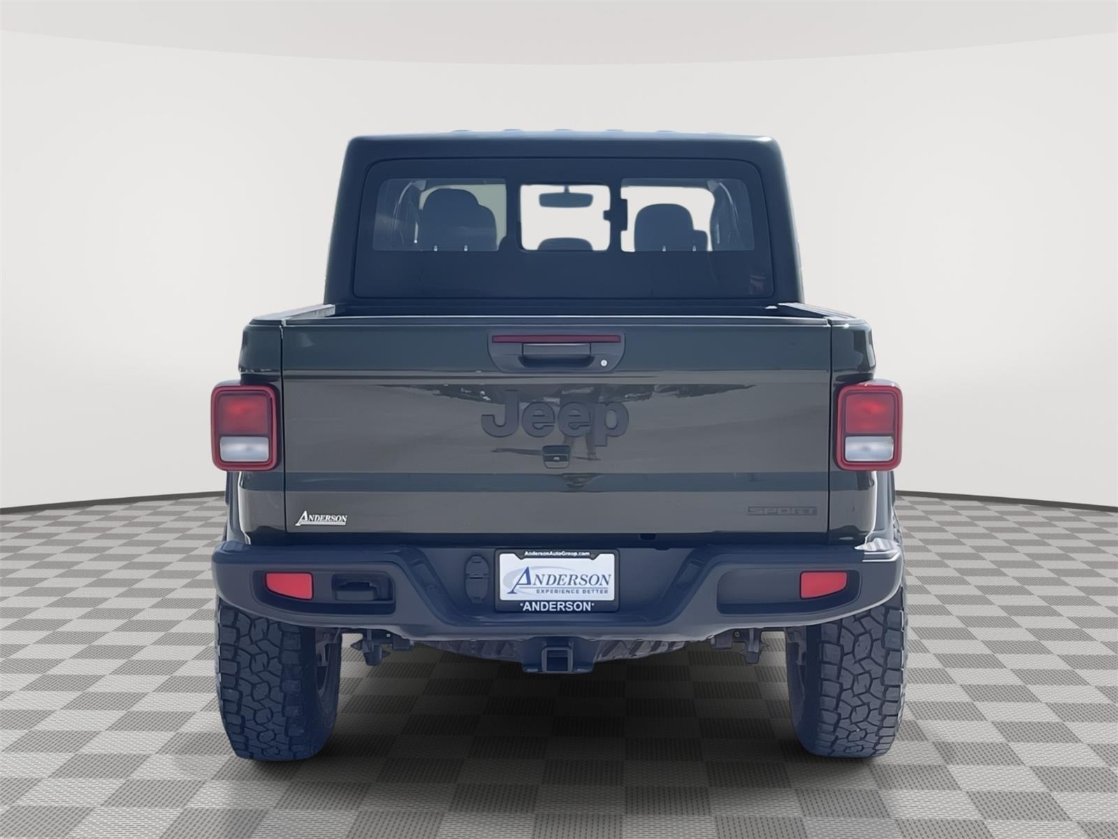 Vehicle photo 5