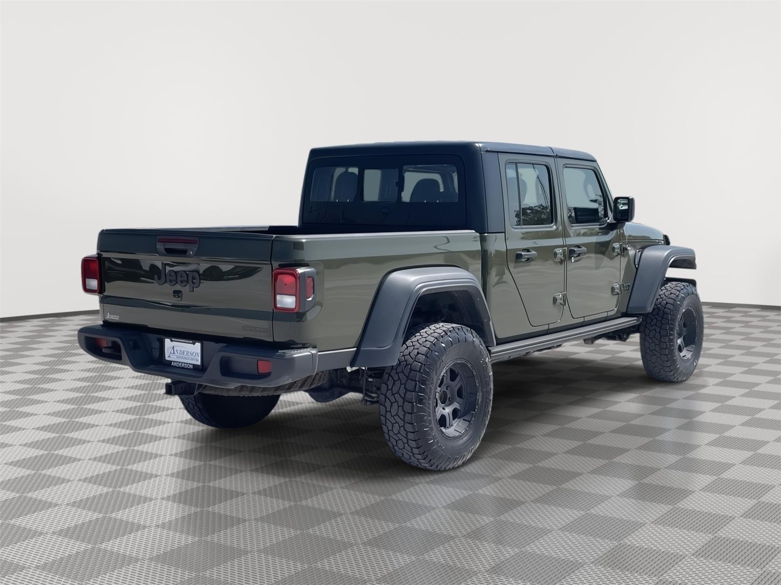 Vehicle photo 6