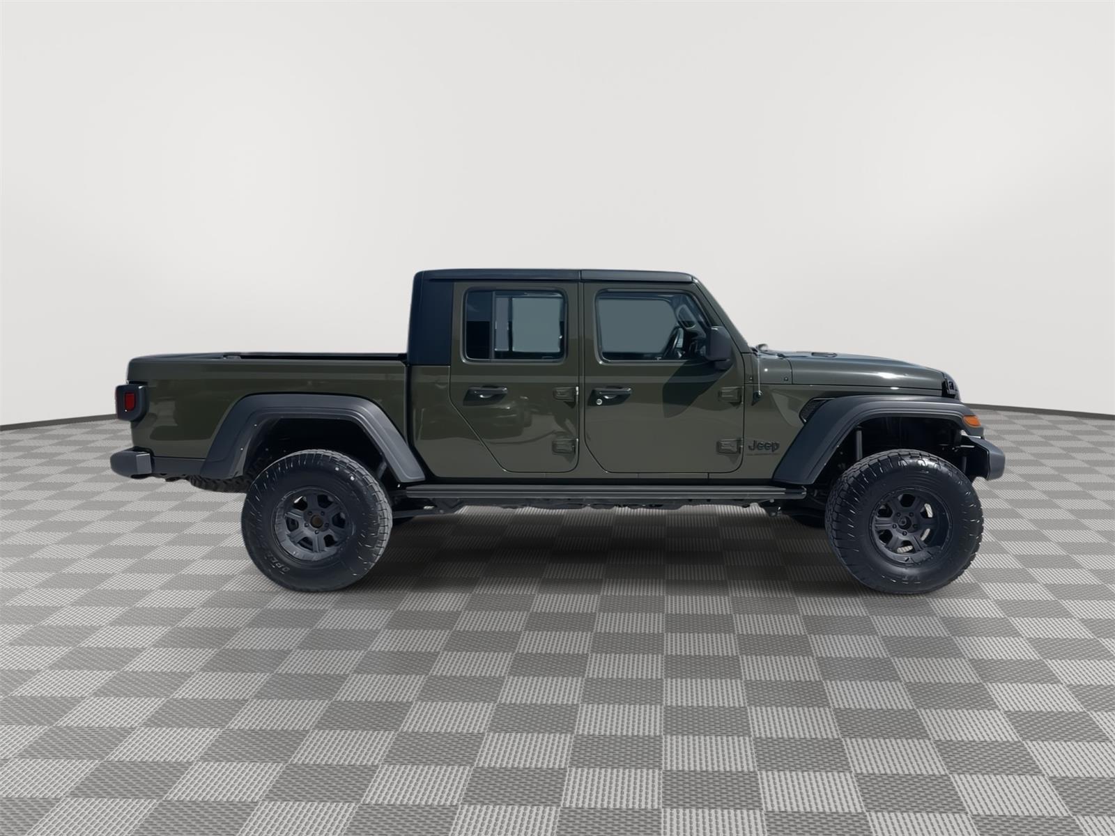 Vehicle photo 7