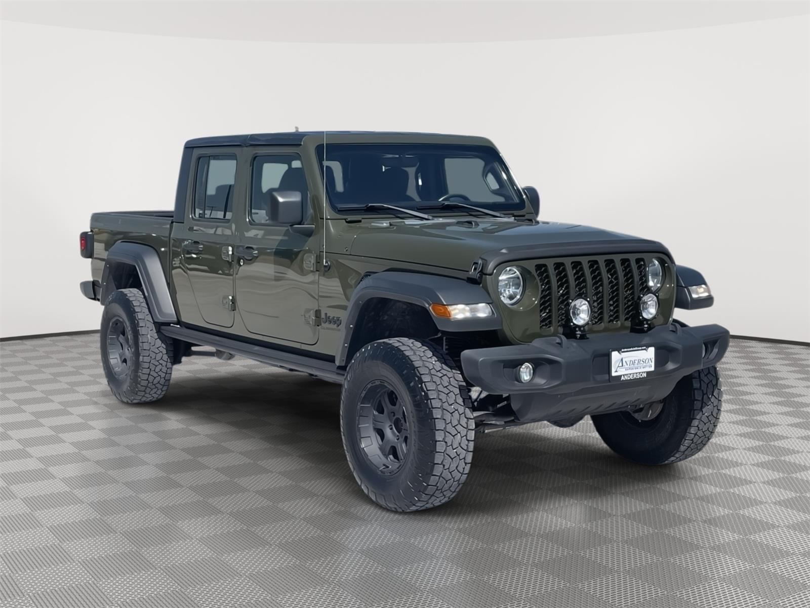 Vehicle photo 8