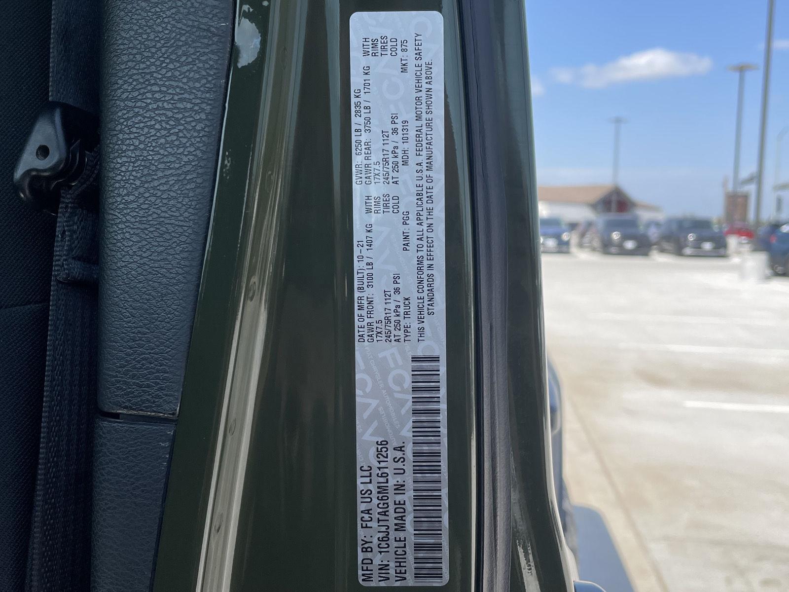 Vehicle photo 11