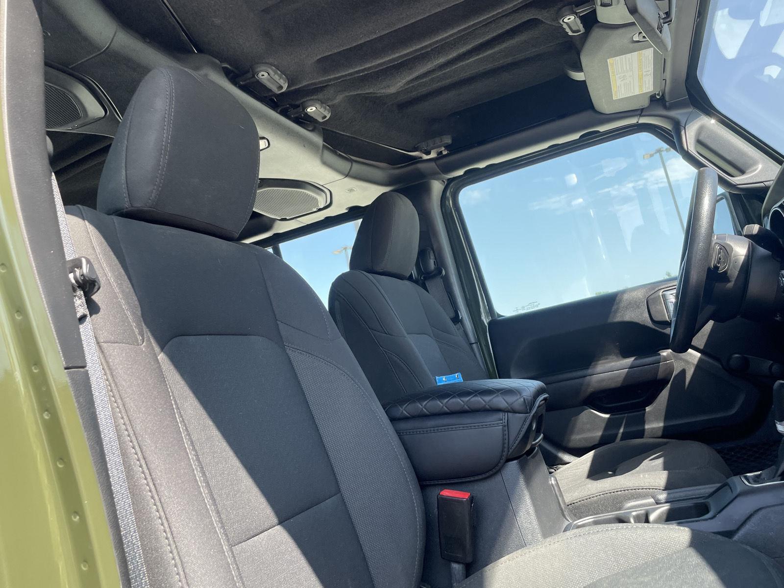Vehicle photo 20