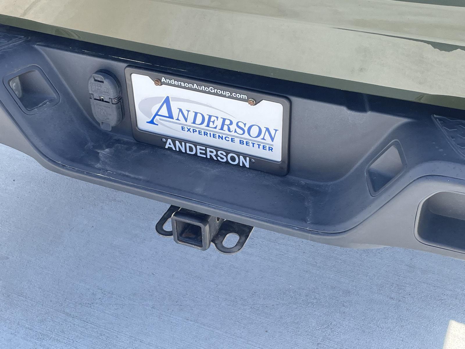 Vehicle photo 21