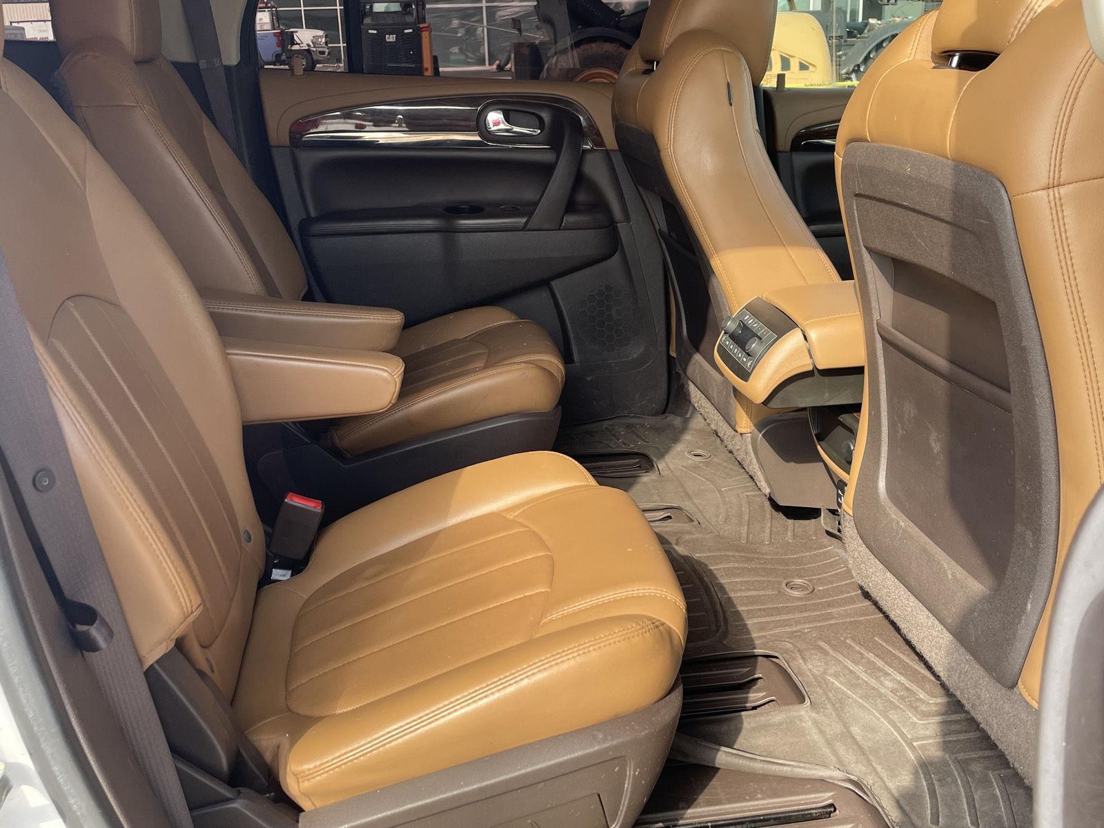 Vehicle photo 19