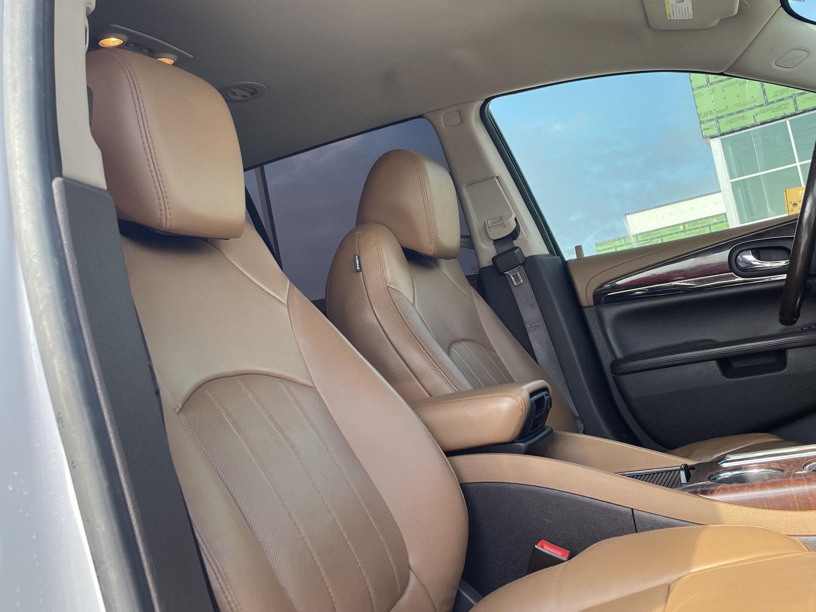 Vehicle photo 23