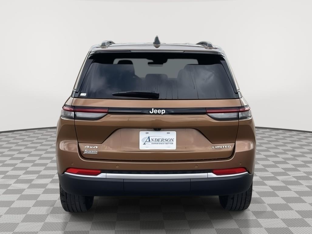 Vehicle photo 4