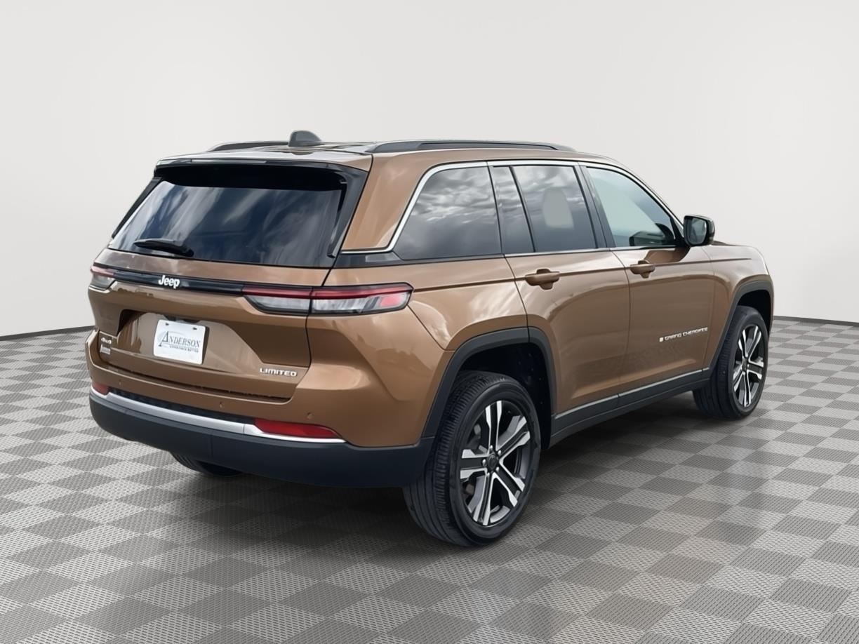 Vehicle photo 5