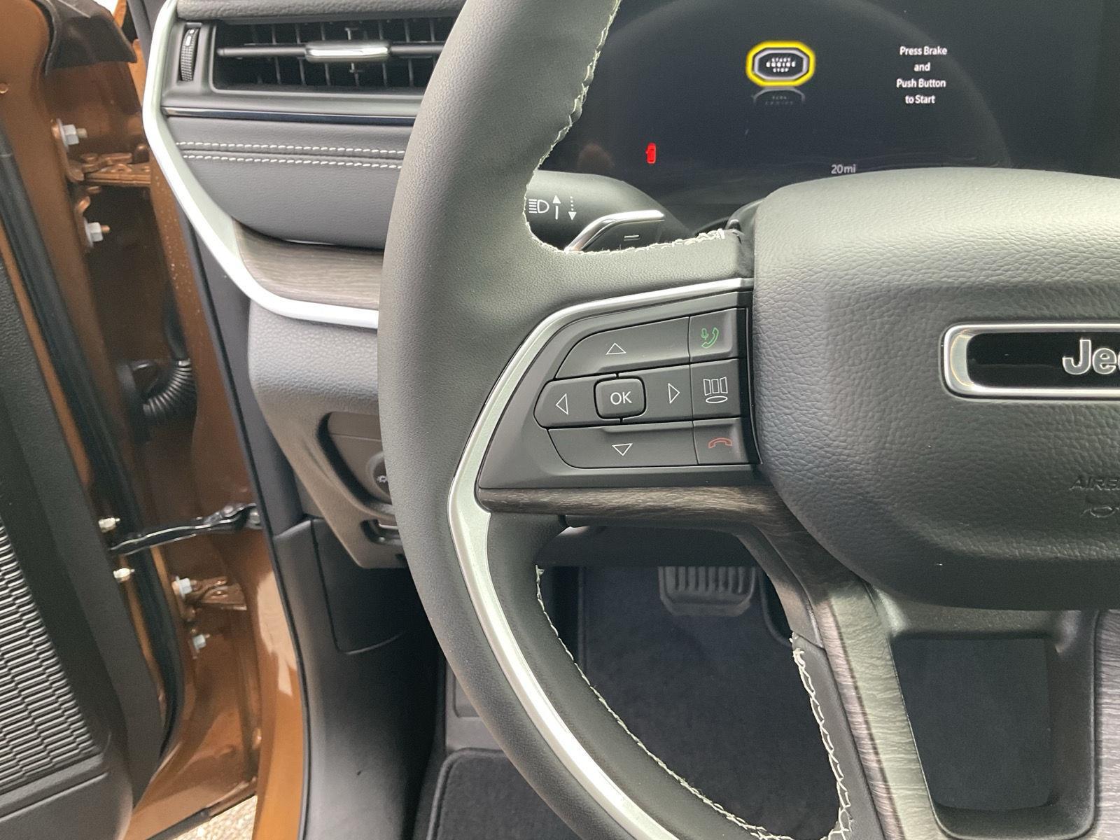 Vehicle photo 10