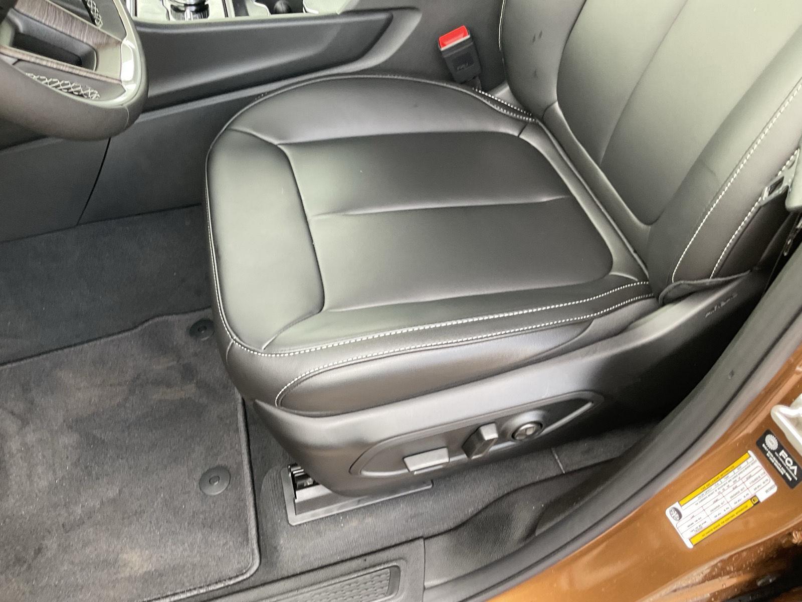 Vehicle photo 15
