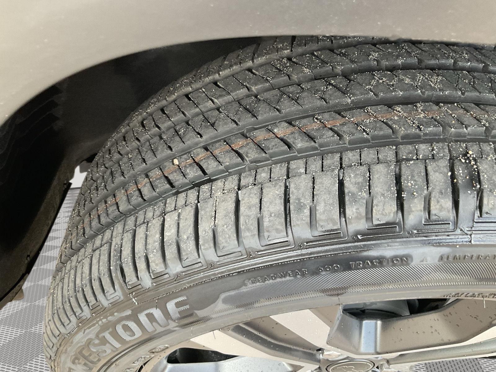 Vehicle photo 19