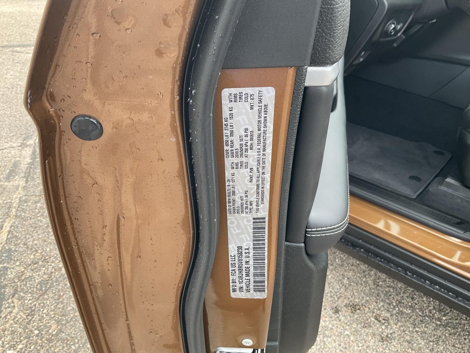 Vehicle photo 20