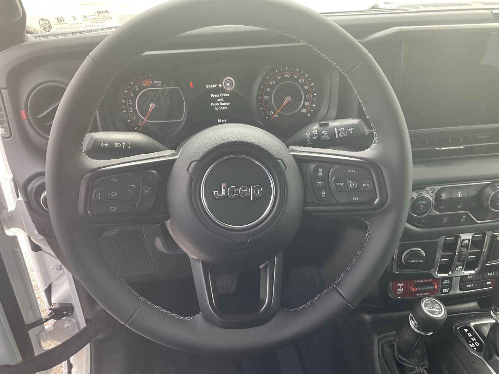 Vehicle photo 9
