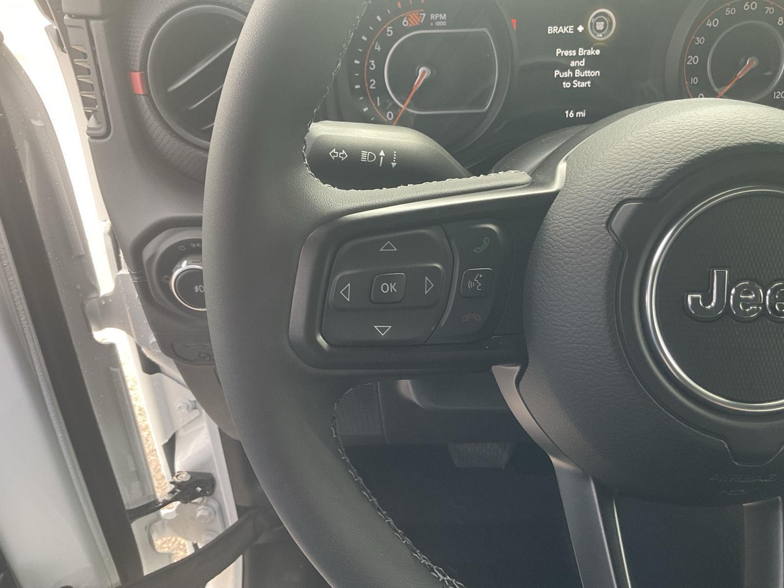 Vehicle photo 10