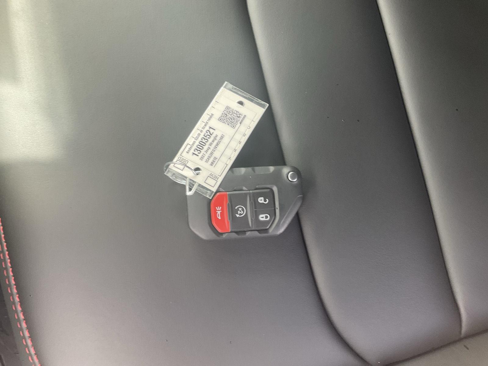 Vehicle photo 19
