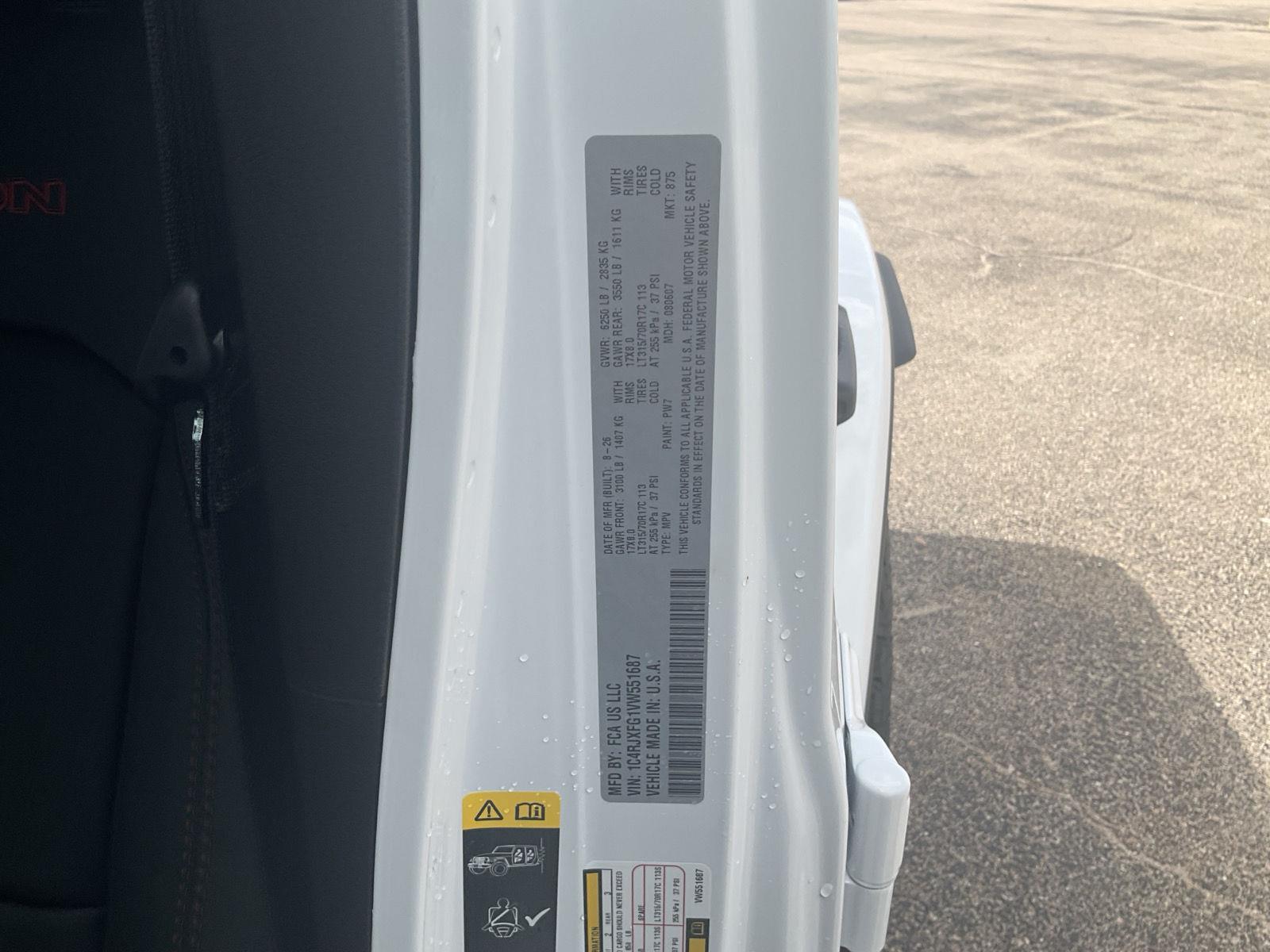 Vehicle photo 20