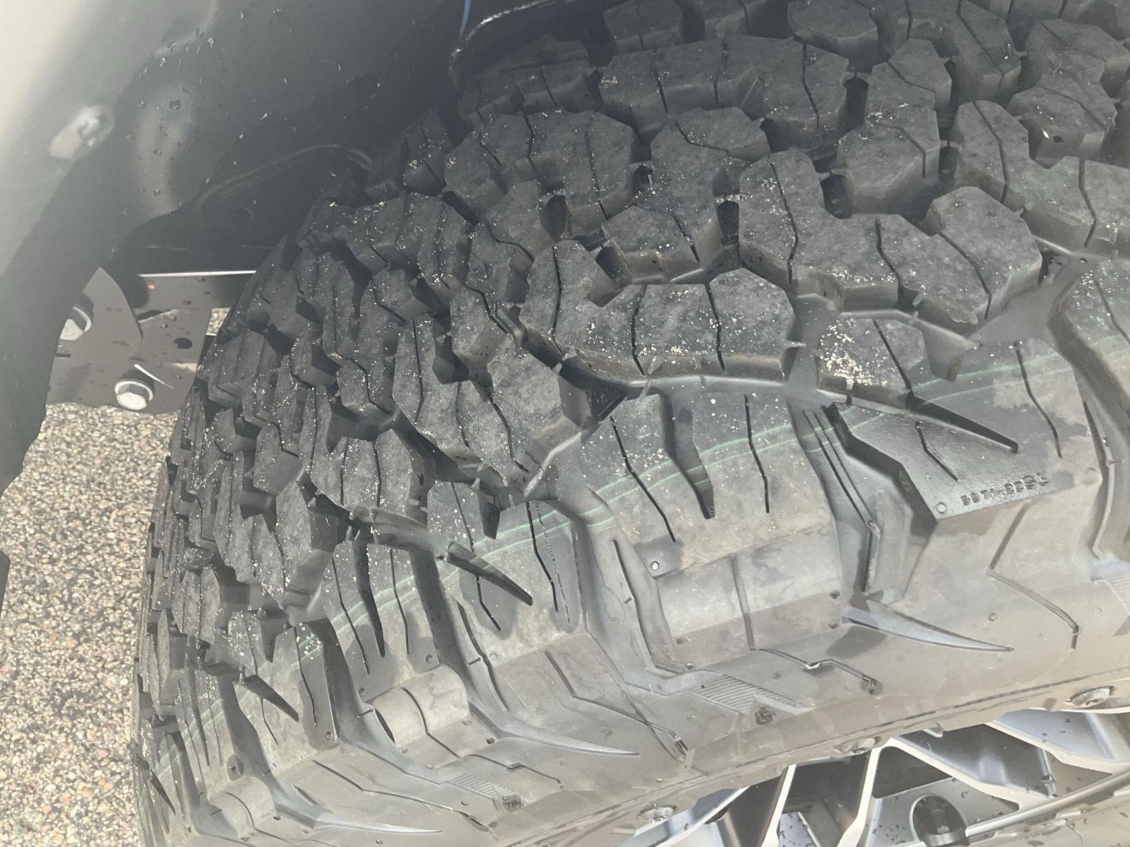 Vehicle photo 21