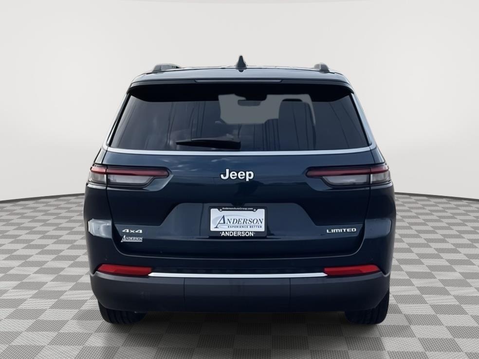 Vehicle photo 4