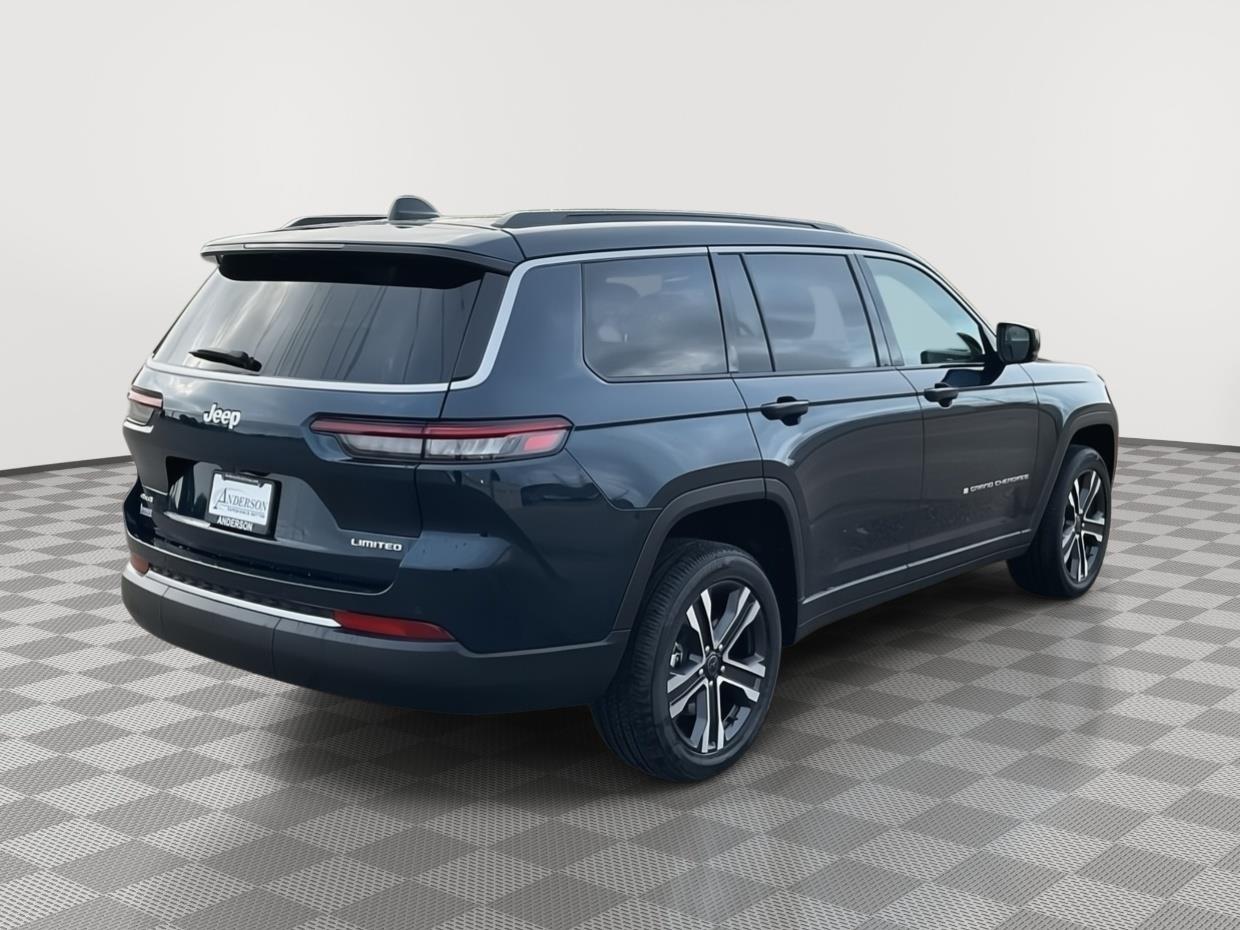 Vehicle photo 5