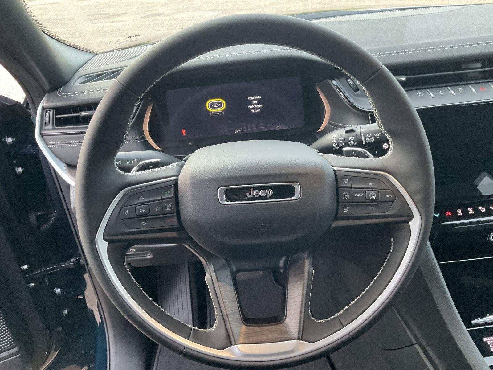 Vehicle photo 9