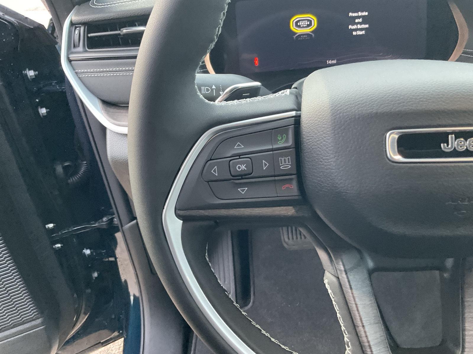 Vehicle photo 10