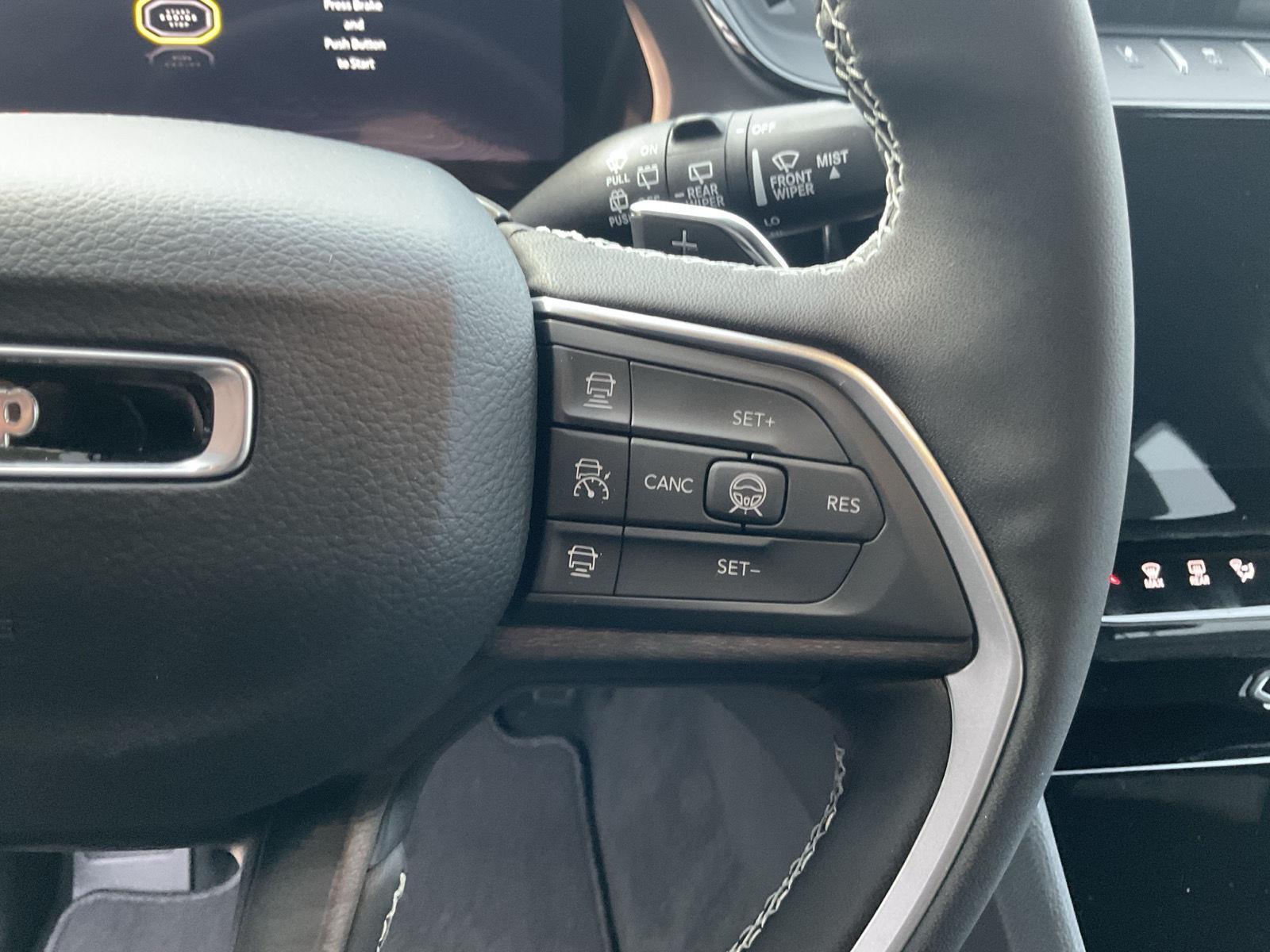 Vehicle photo 11