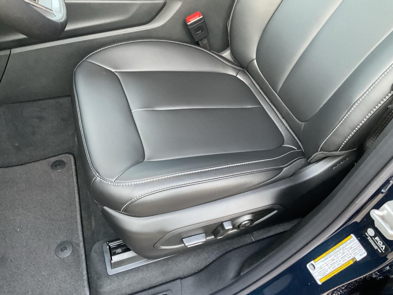 Vehicle photo 16