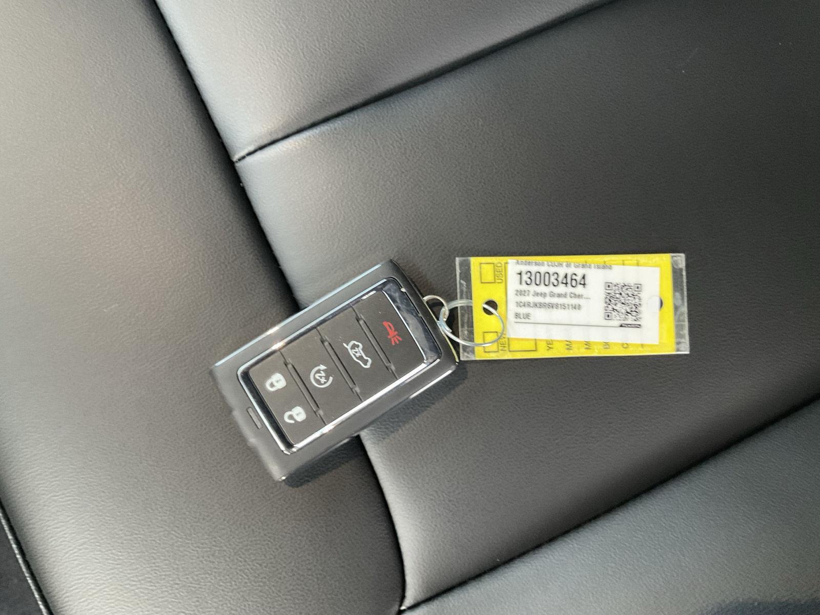 Vehicle photo 19