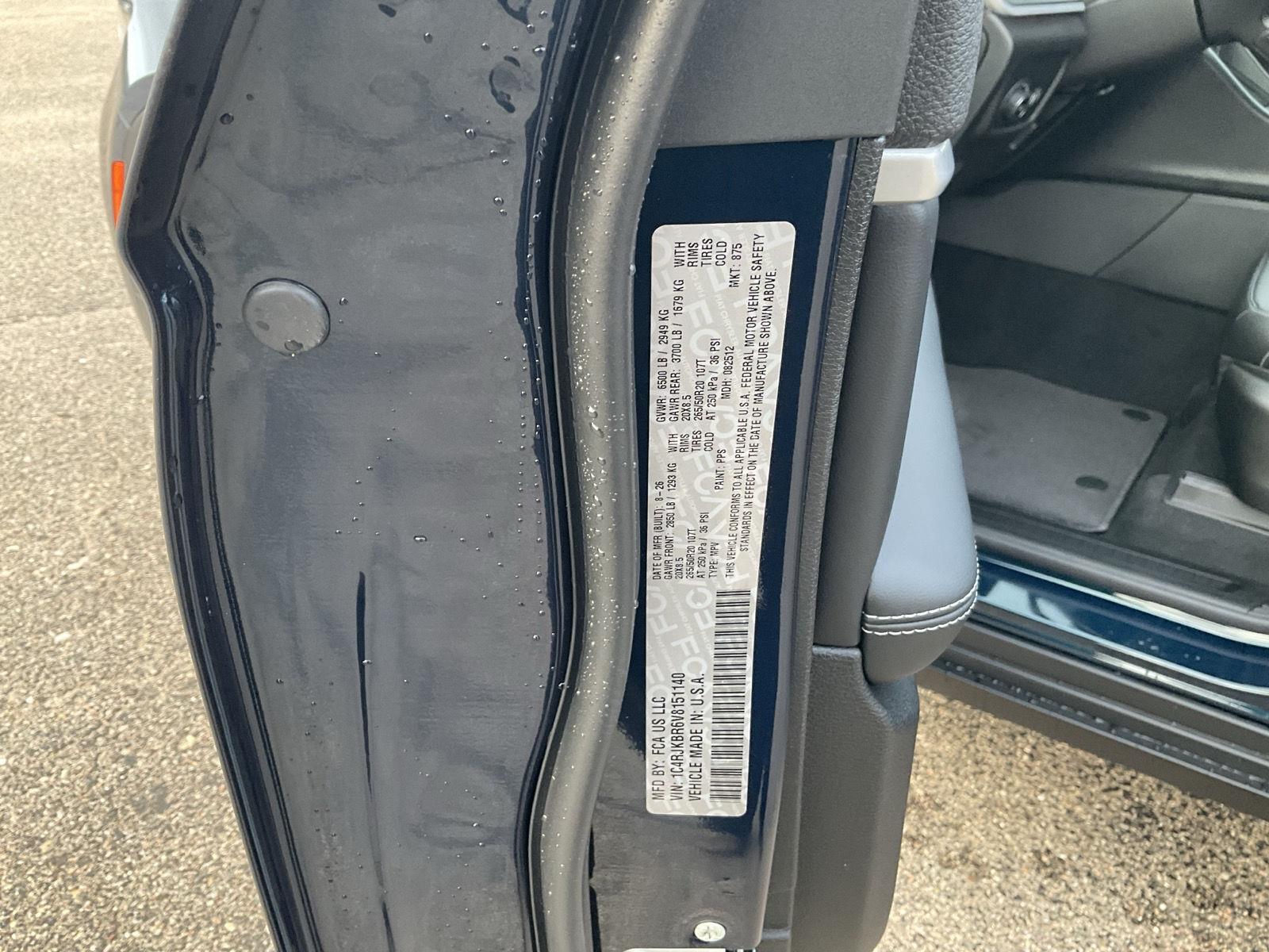 Vehicle photo 20
