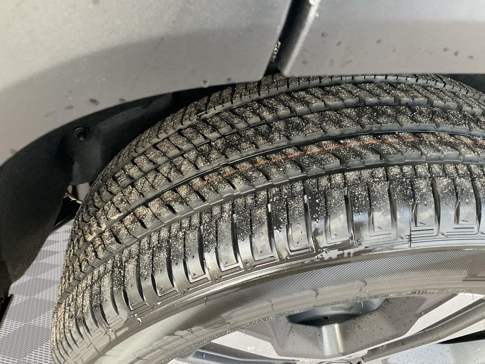 Vehicle photo 21