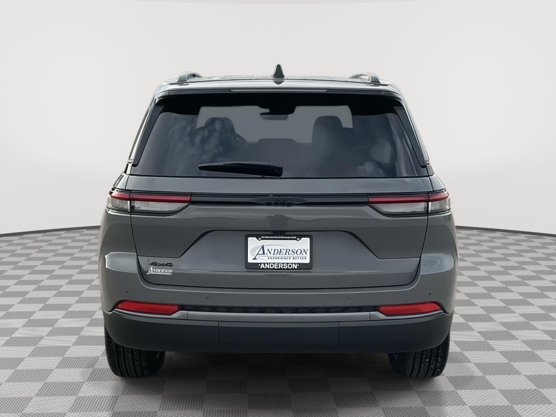 Vehicle photo 4