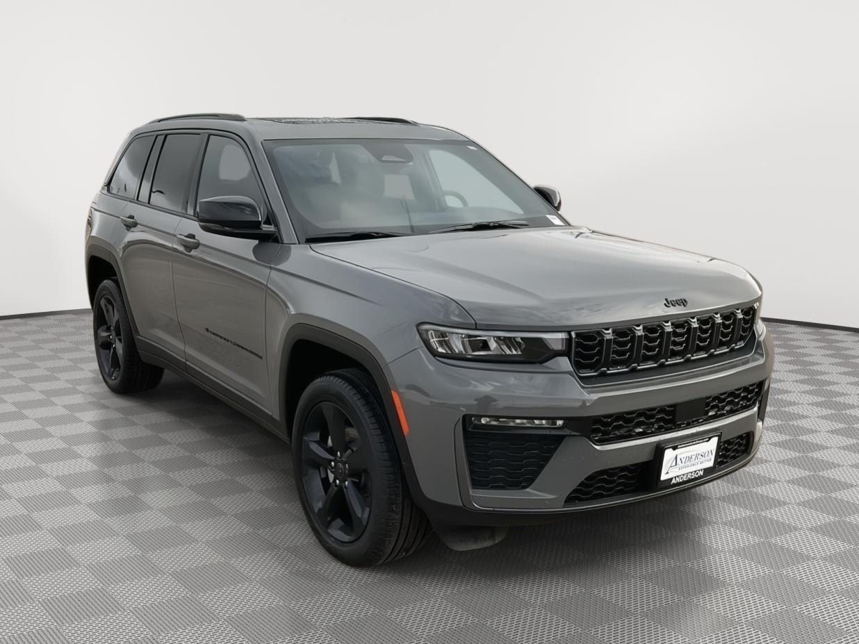 Vehicle photo 7