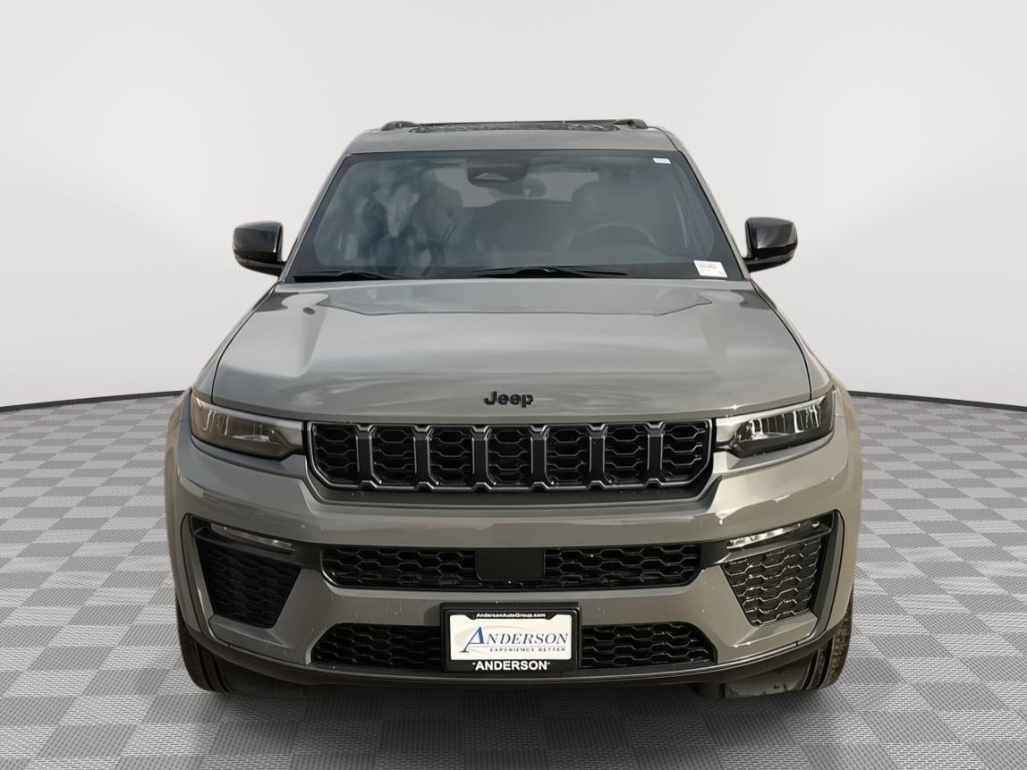 Vehicle photo 8