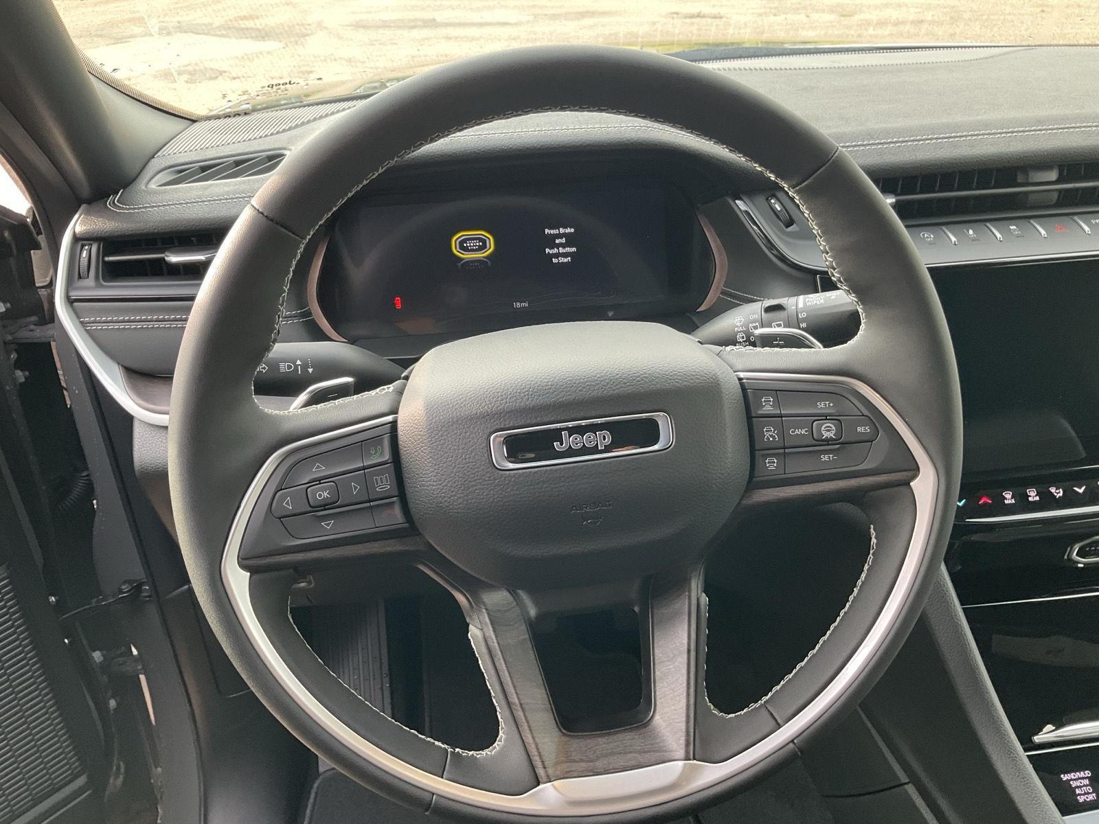 Vehicle photo 9
