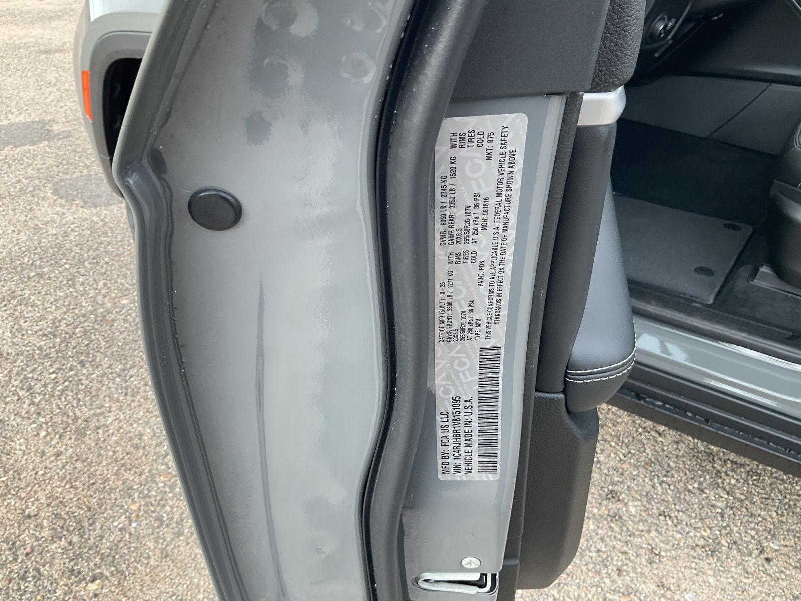 Vehicle photo 19