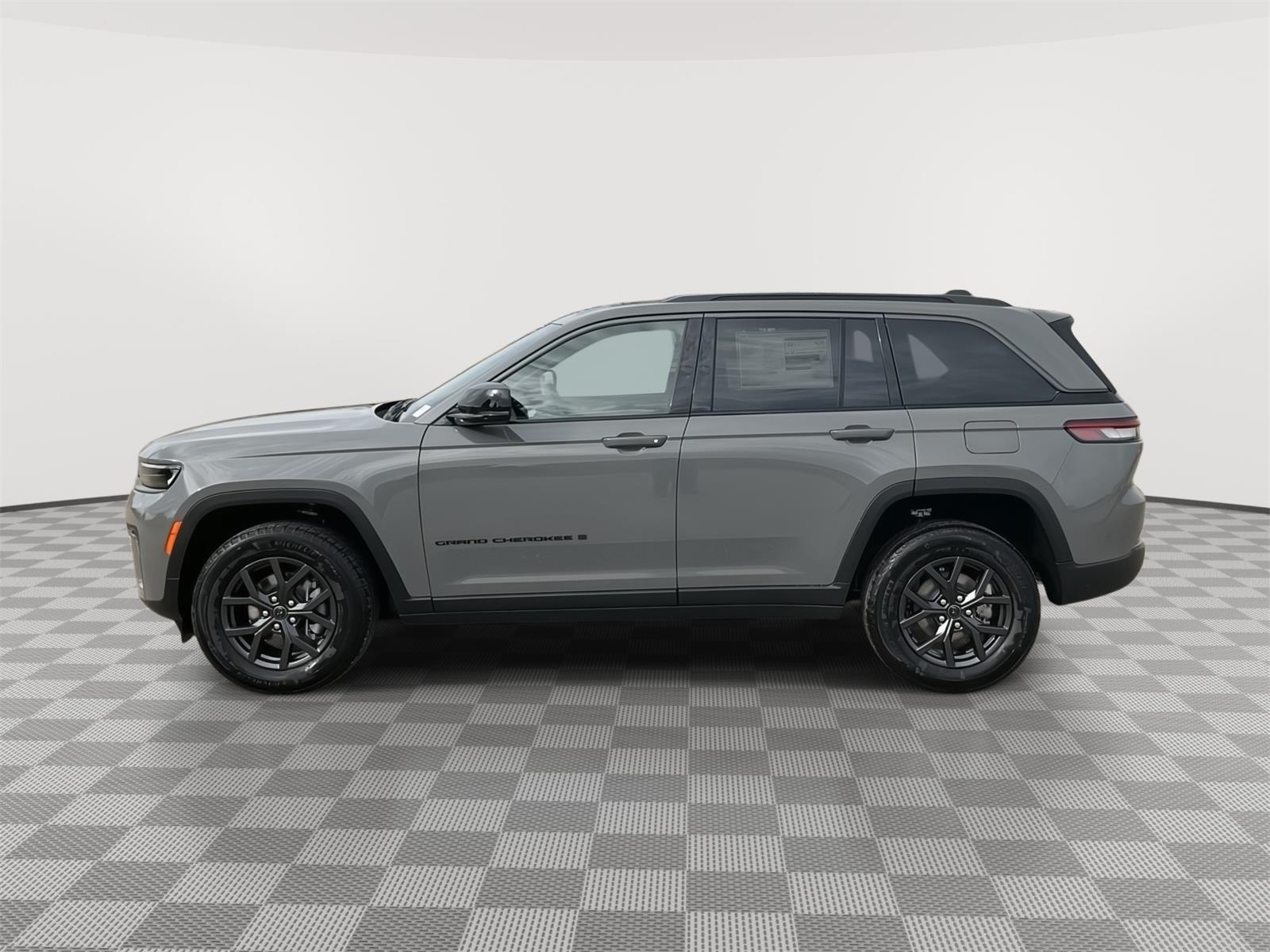 Vehicle photo 2