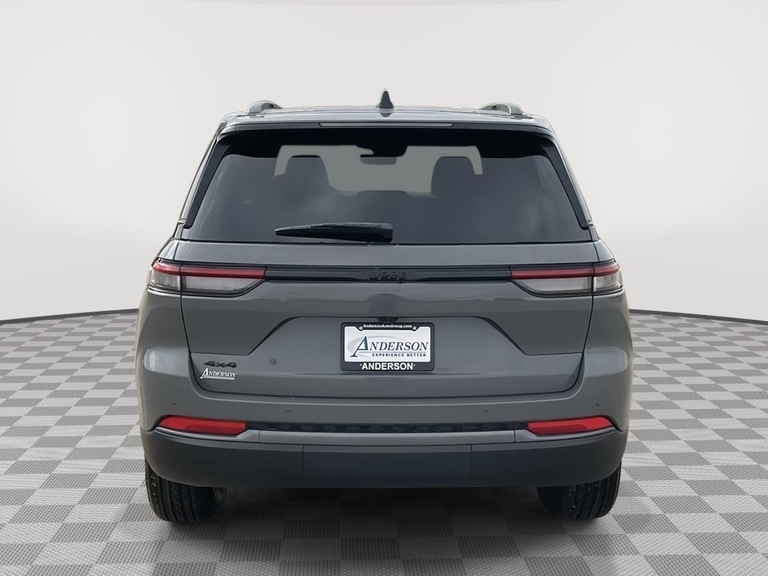 Vehicle photo 4