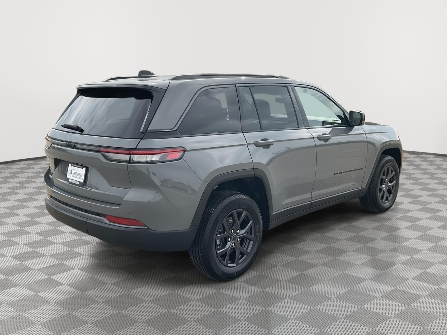 Vehicle photo 5