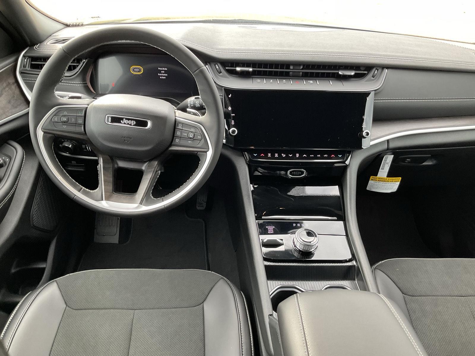 Vehicle photo 15