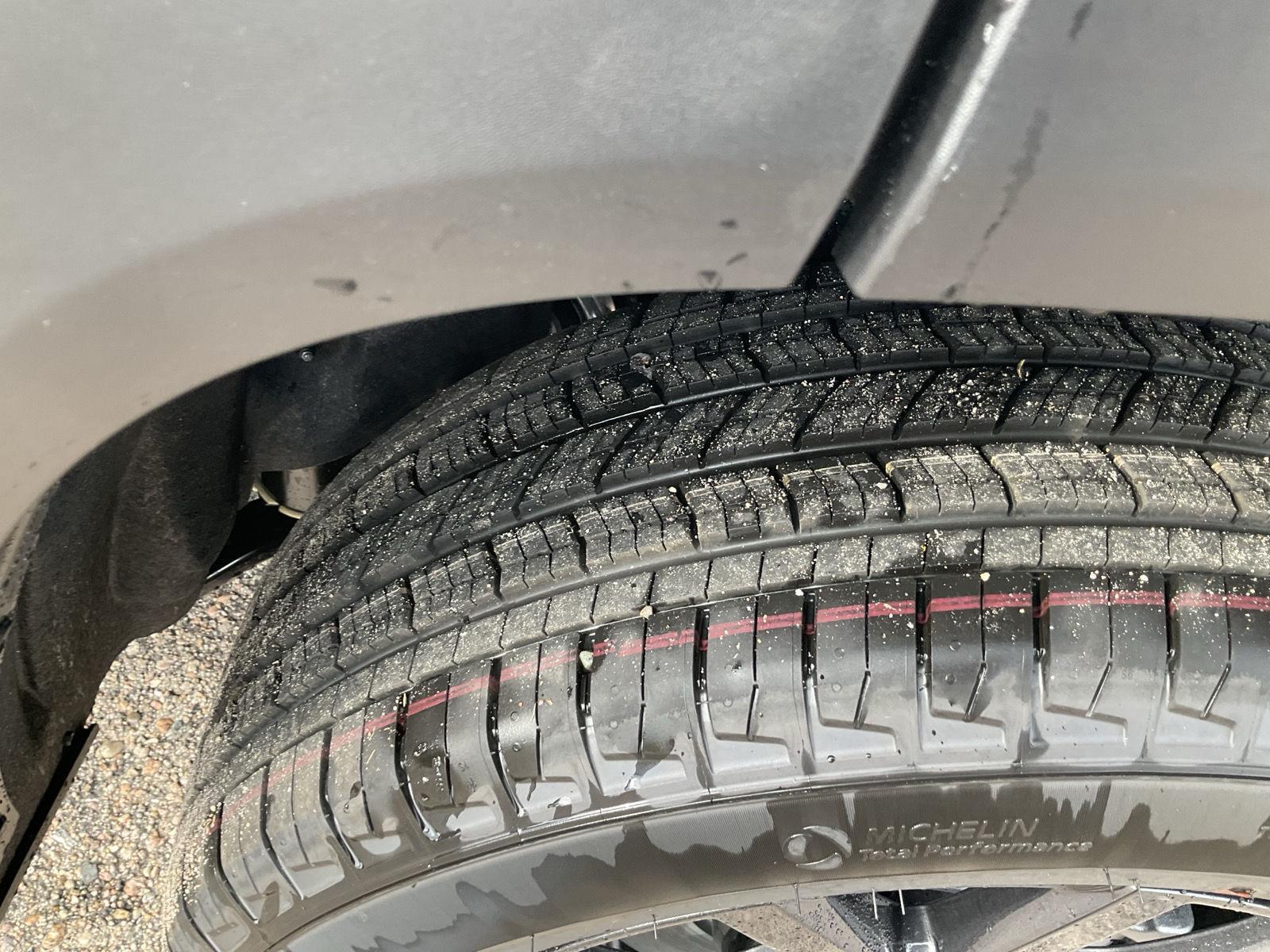 Vehicle photo 17