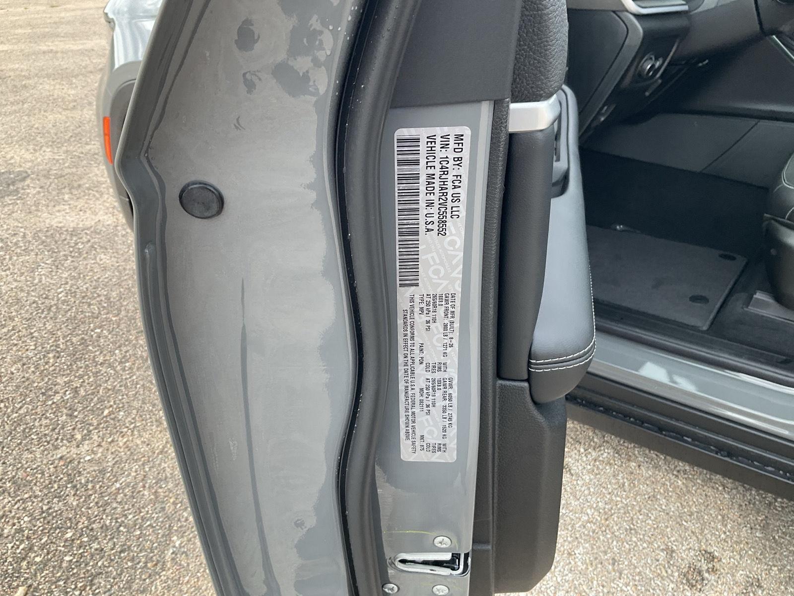 Vehicle photo 18