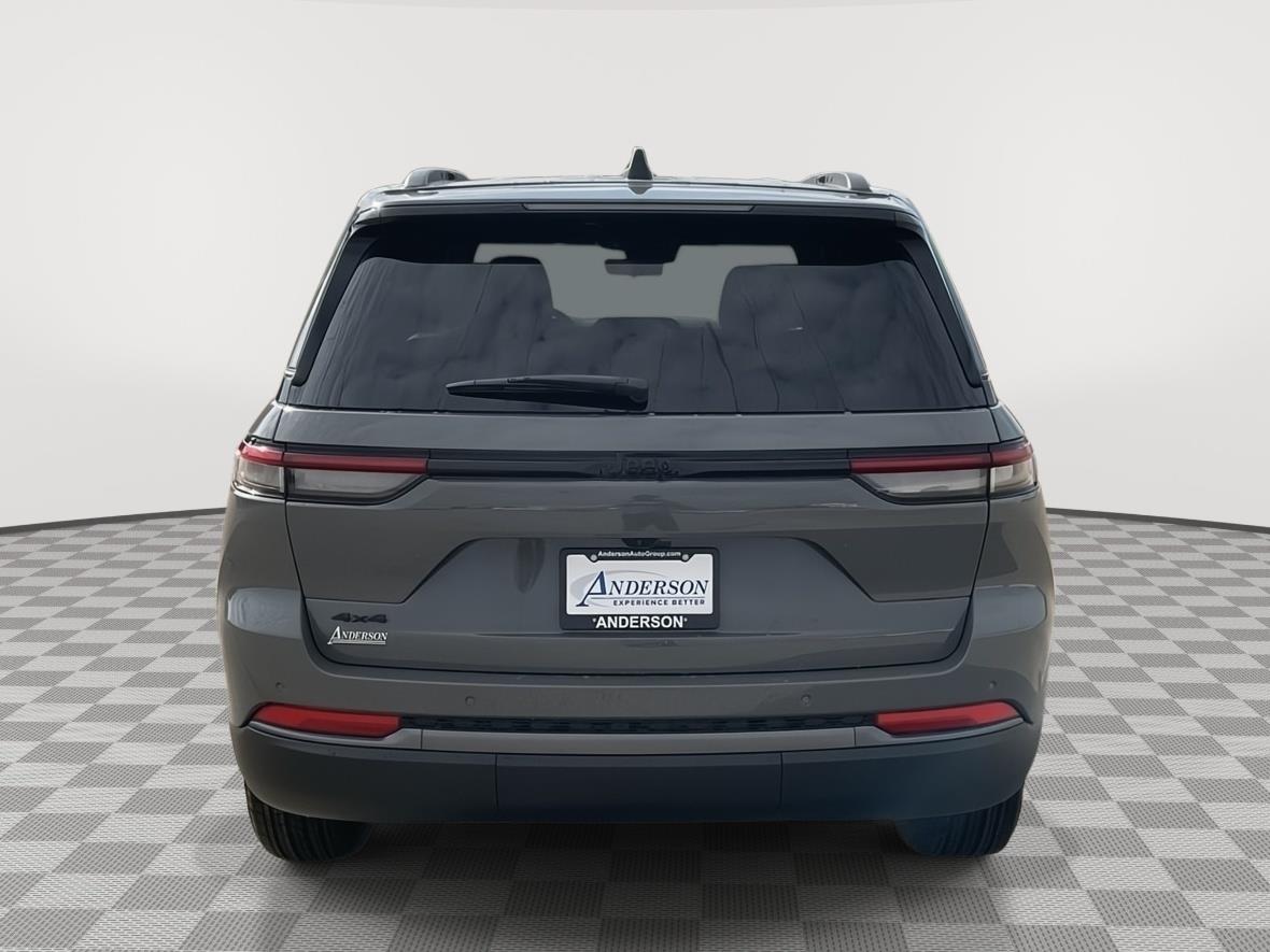 Vehicle photo 4